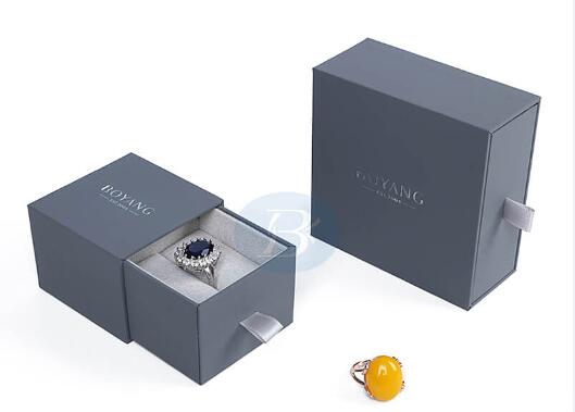 custom jewelry packaging