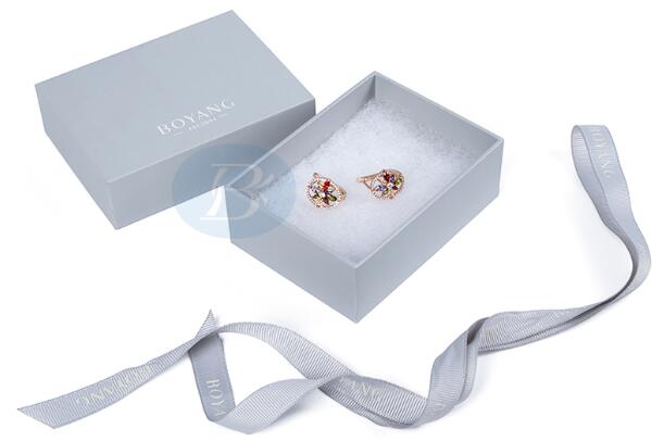 Custom jewelry packaging