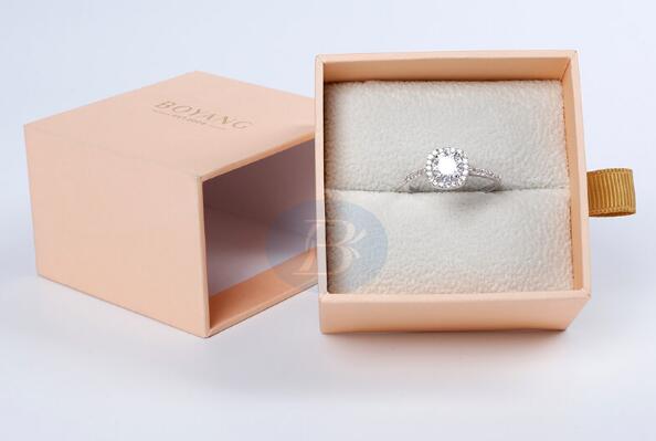 custom jewelry packaging