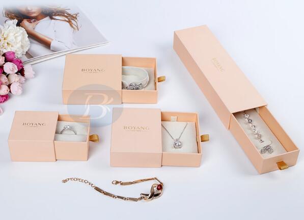 custom jewelry packaging