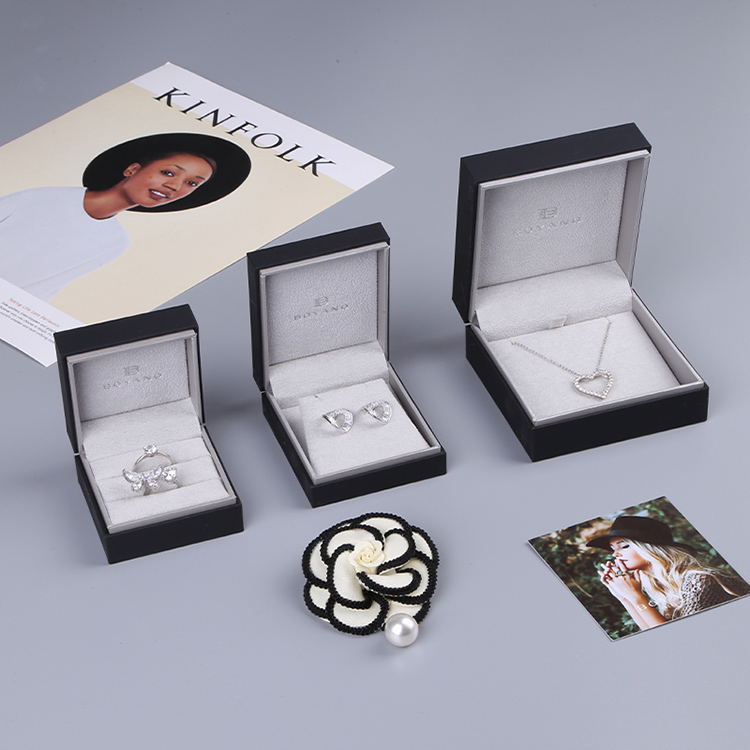 custom earrings jewelry box