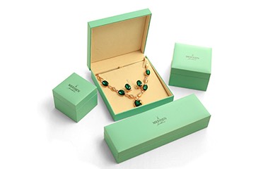 A good quality jewelry packaging helps to promote jewelry sales