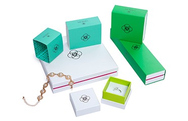 PACKAGE YOUR LUXURY BRAND WITH BOLD AND VIBRANT DESIGNS