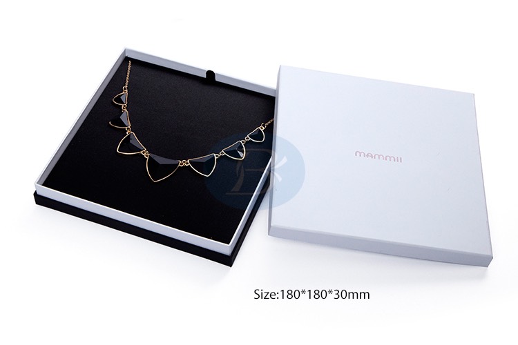 custom paper necklace packaging