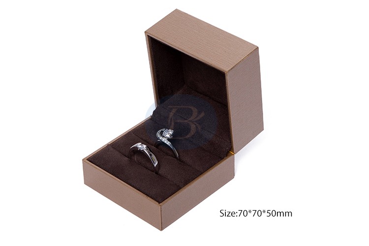 Customize a beatiful jewelry ring box