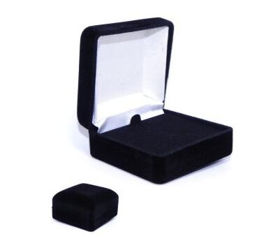 How to make your velvet jewelry box cleaner?