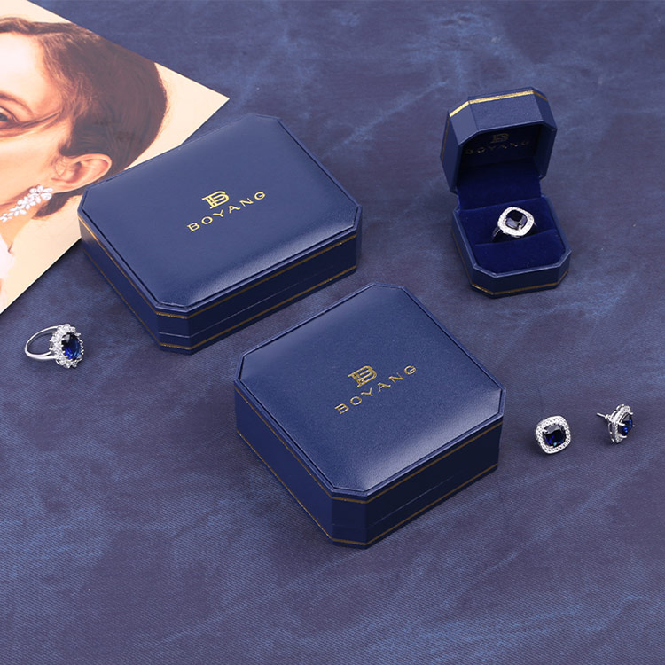 Factory Custom Logo High Quality Wedding Elegant Ring Earring Case Luxury Plastic Clamshell Large Jewelry Box