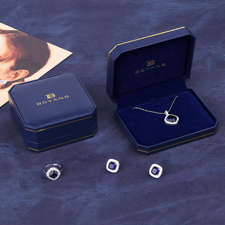 Free sample romantic blue best luxury custom pendant box for gift