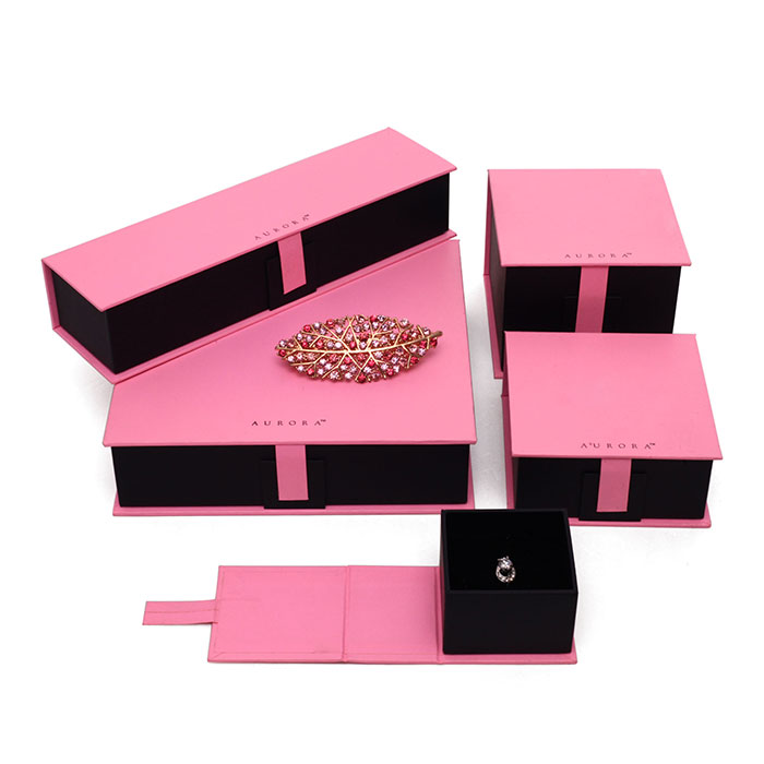 Customized jewelry packaging box