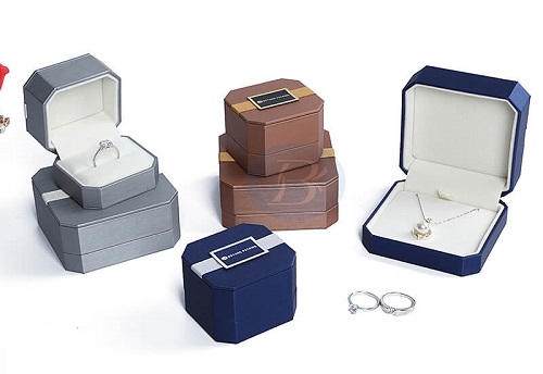 Bronzing Process of Jewelry Packaging Box