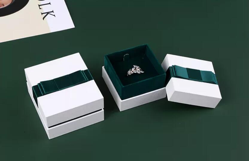 What types of custom ring boxes are there?