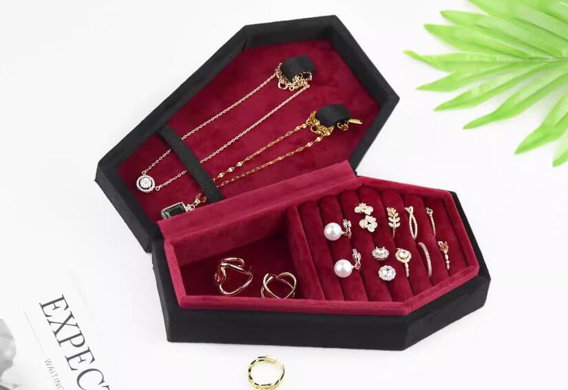 The difference between high-end jewelry boxes and other jewelry boxes: from details to value analysis