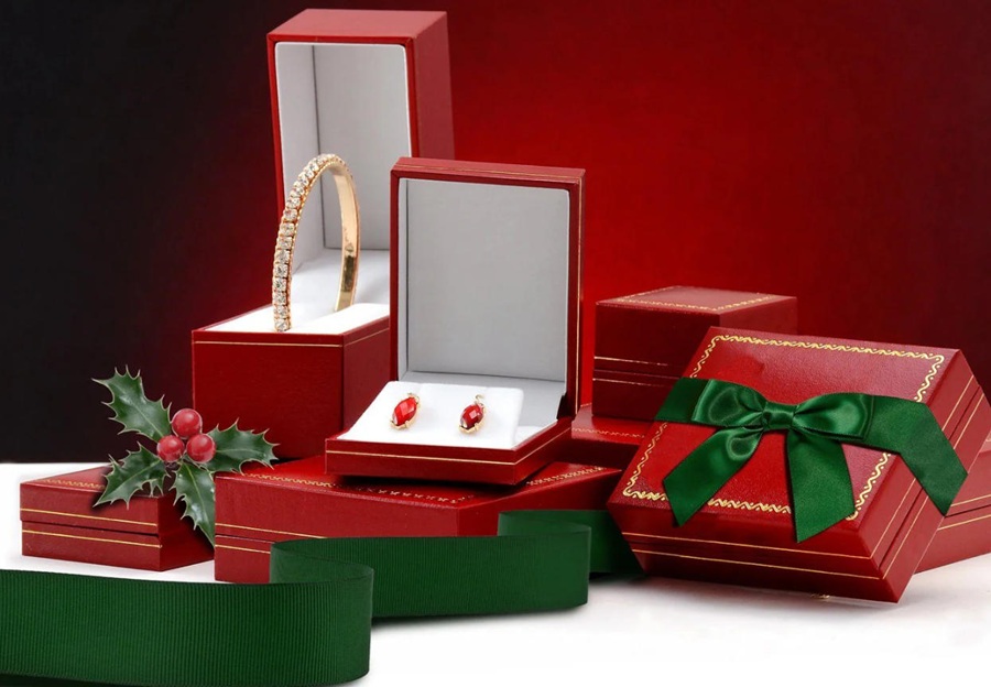 How to Customize Your Jewelry Box Packaging Before Christmas?