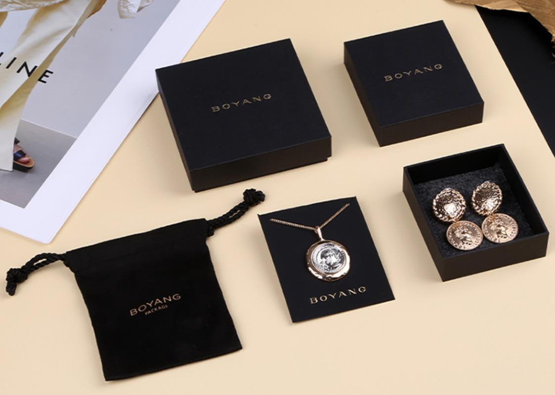 Custom Jewelry Pouches: Creating 