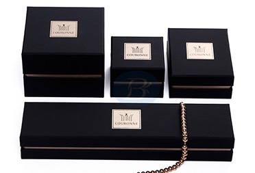 you know small black jewelry box？