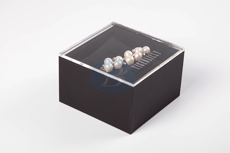 Custom jewelry displays and boxes