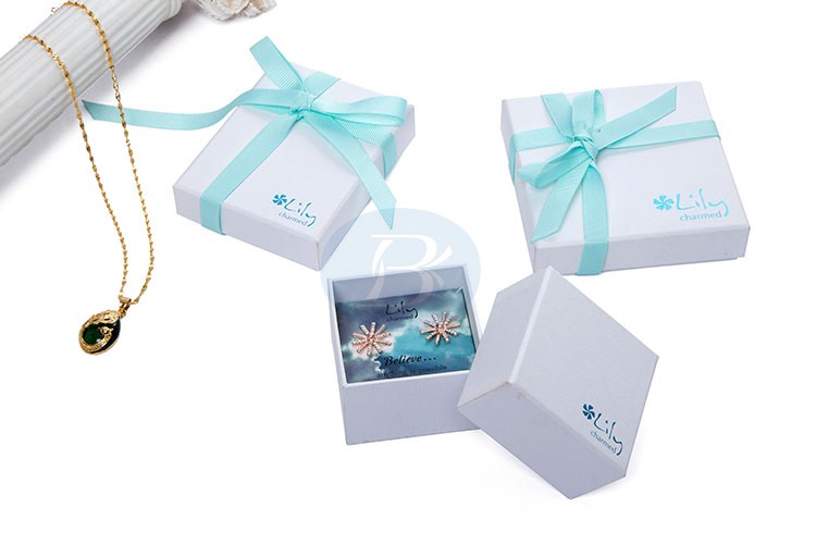 Pretty jewellery gift packaging