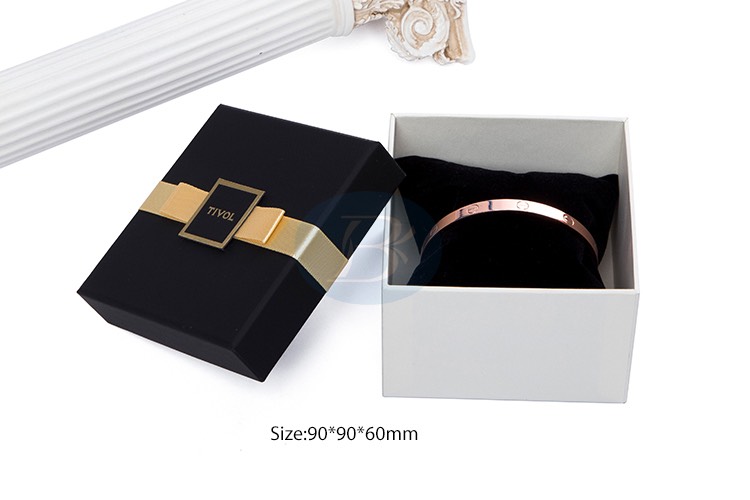 black customized jewelry packaging