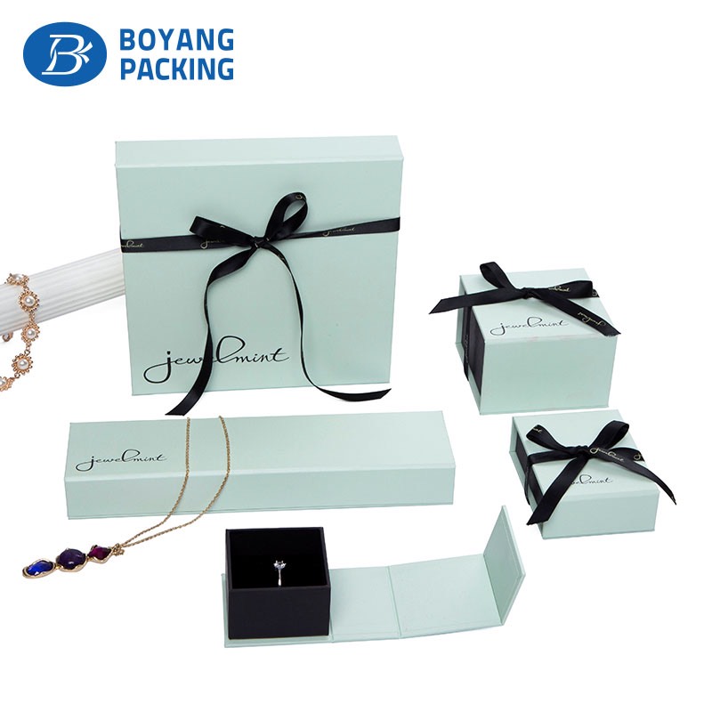 bracelet gift box