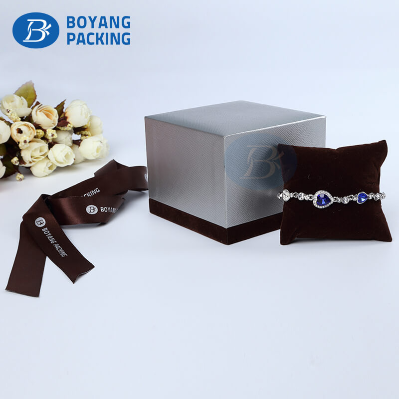 Luxury Velvet Pillow Gift Jewelry Bracelet Packaging Boxes with