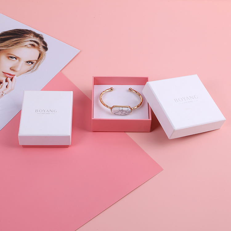 Wholesale luxury paper cardboard bracelet gift box custom