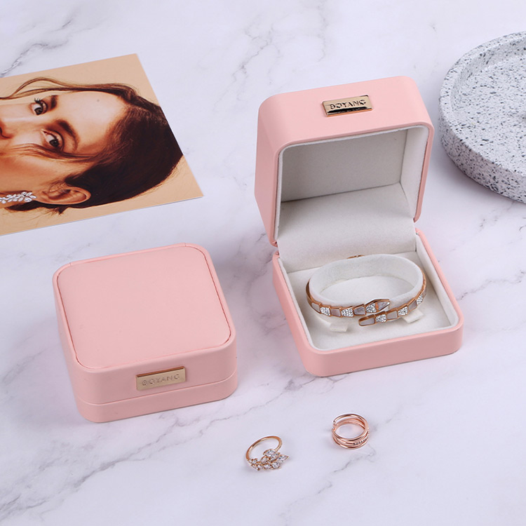 Pink custom label luxury bracelet gift box packaging