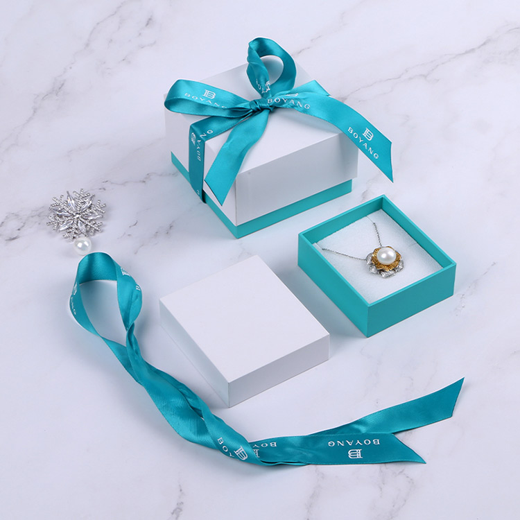 High quality square necklace gift paper box packaging with ribbon