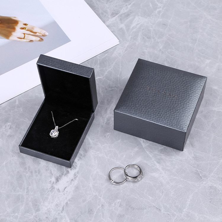New products elegant custom small necklace box for gift
