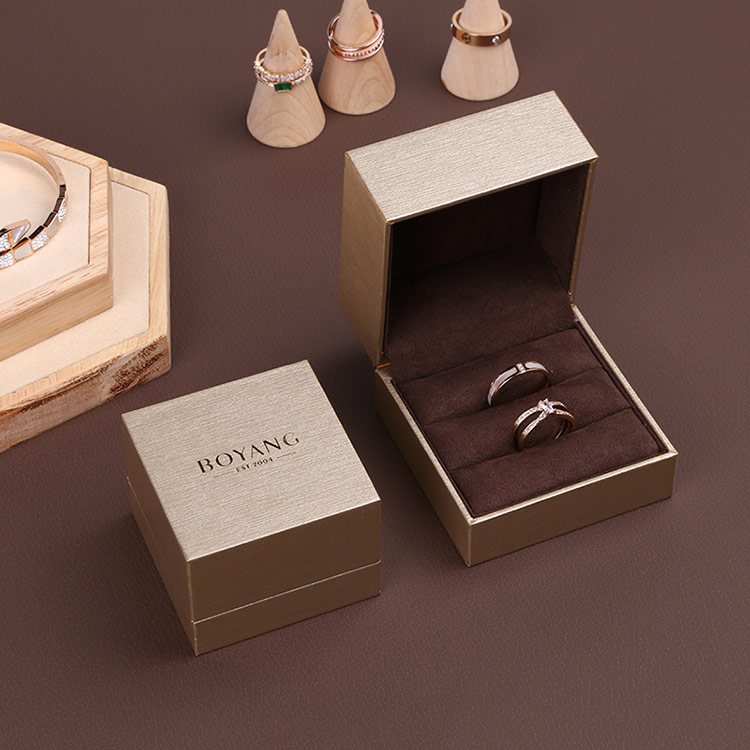 Custom logo Luxury Printed High Quality Plastic Box Jewelry Storage Packaging Wedding Rings Jewelry Box