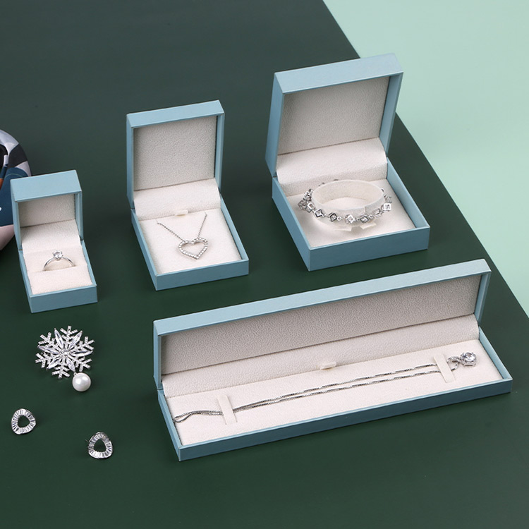 gift necklace box