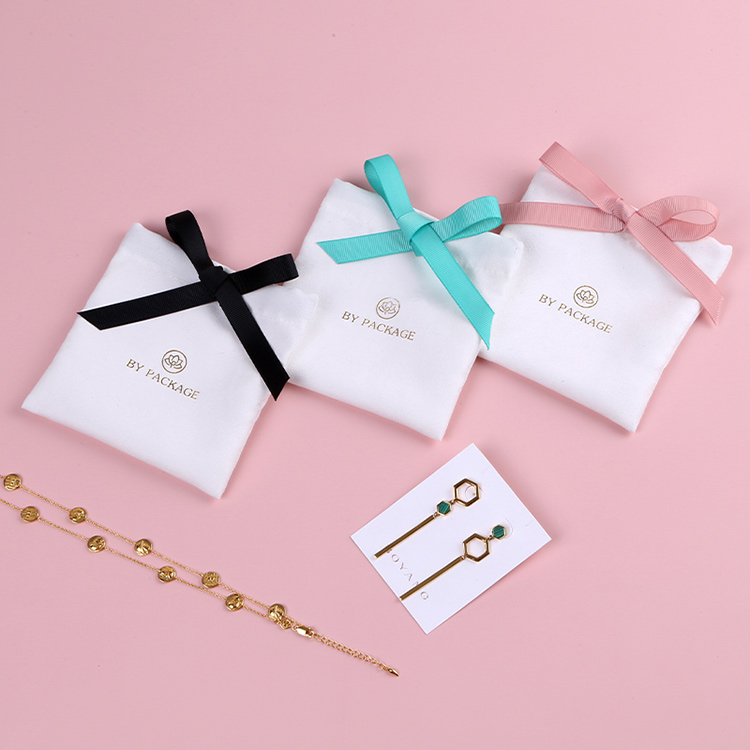 White little velvet jewelry packaging bags custom logo