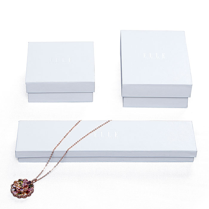 The textured custom white jewelry box