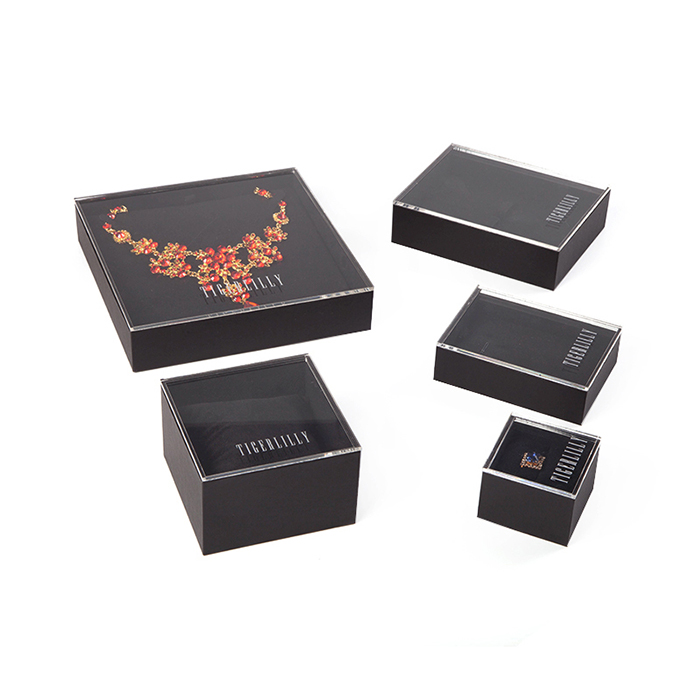 Let's have a look at the custom upgraded black jewelry box