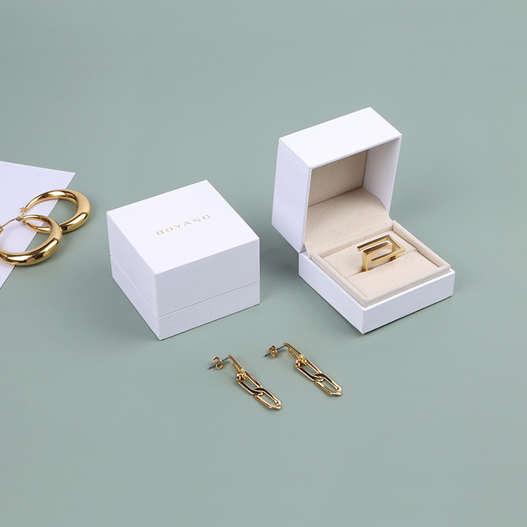 custom jewelry packaging