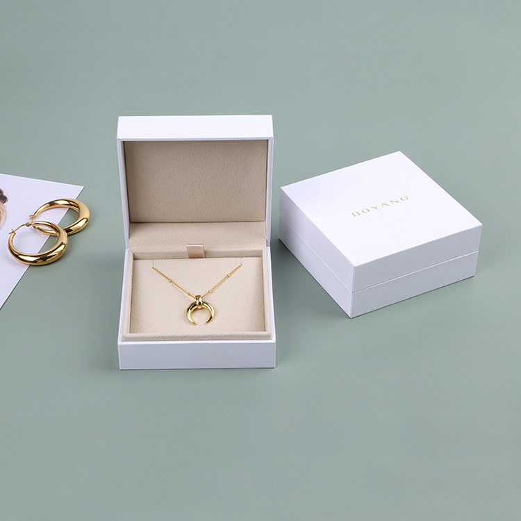 custom jewelry packaging