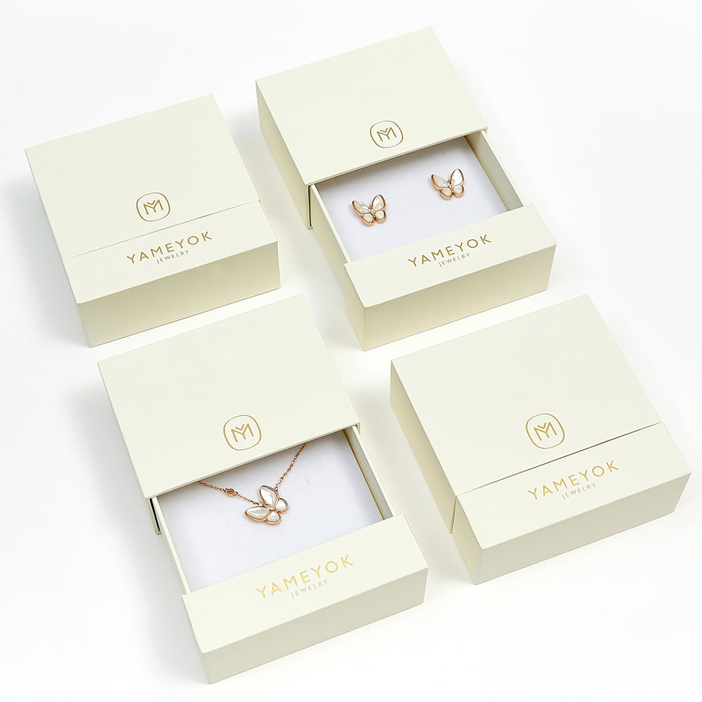 Custom rigid paper jewelry box