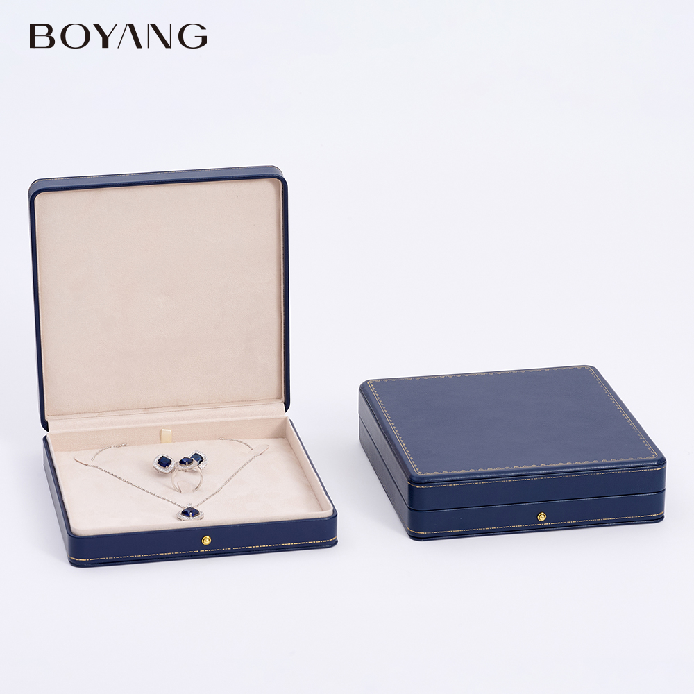 necklace jewelry box