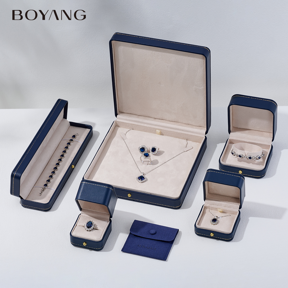 necklace jewelry box