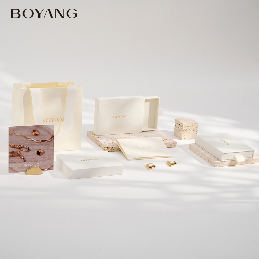 necklace jewelry box