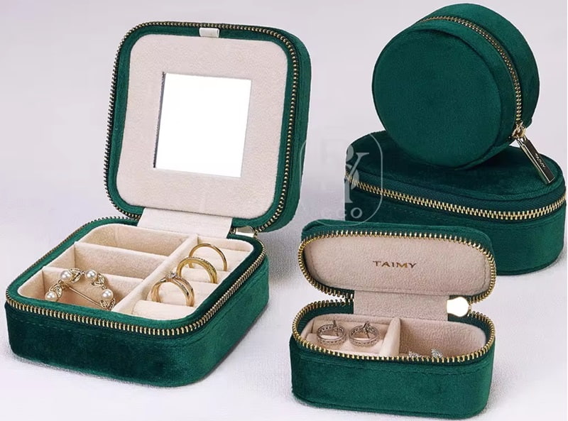 What should you pay attention to when customizing a velvet jewelry box?